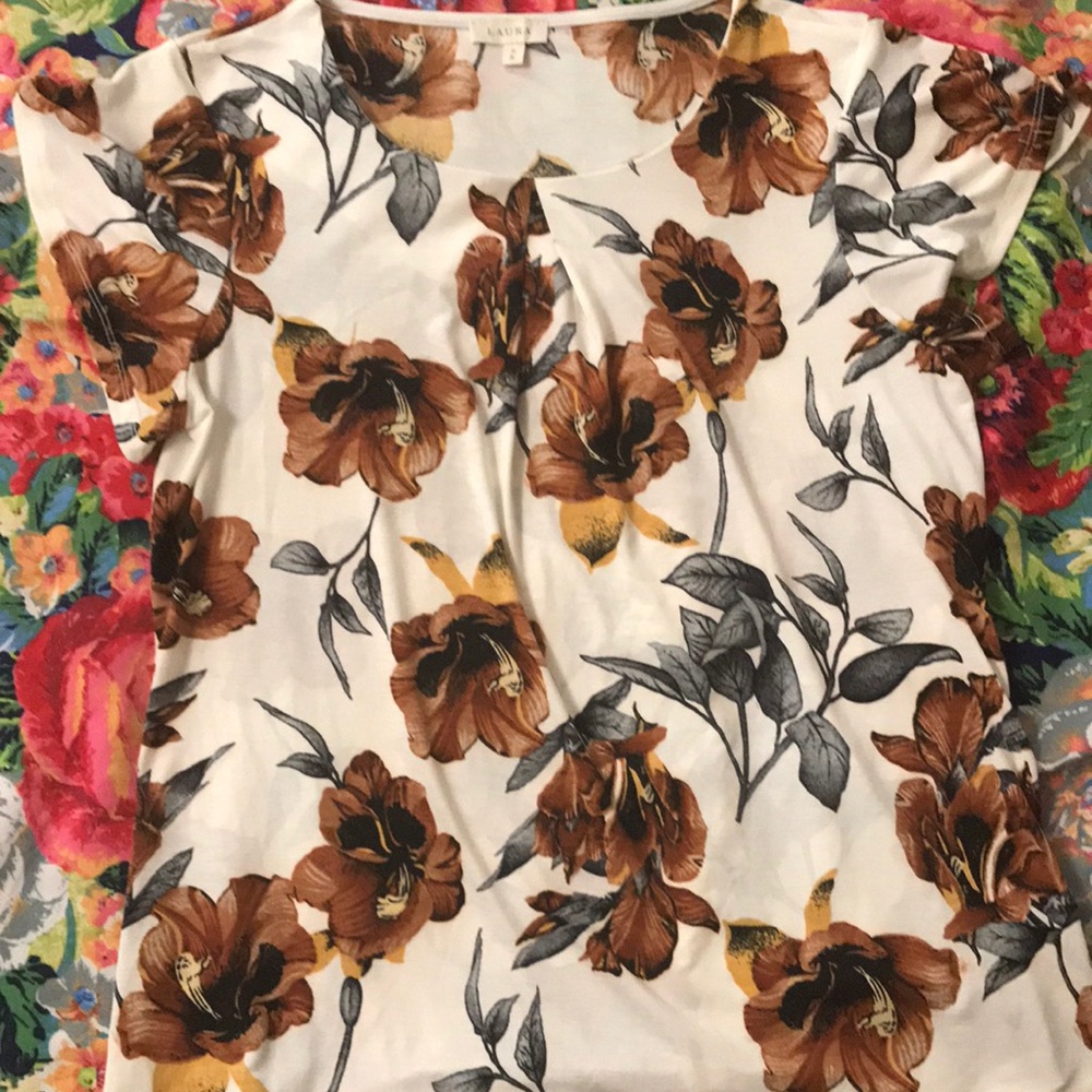 A comfy and stylish top.